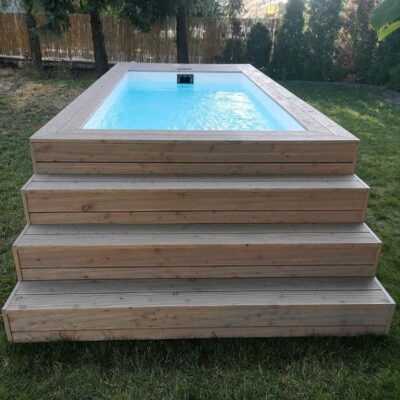 Piscina Contentor com Revestimento em Madeira
